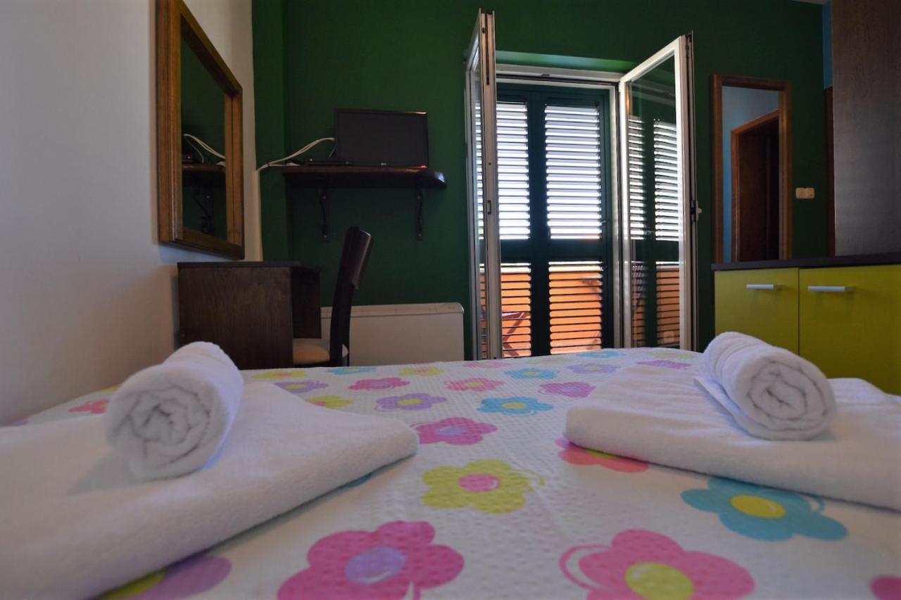 Hotel Pansion Hrga Vodice Exterior foto