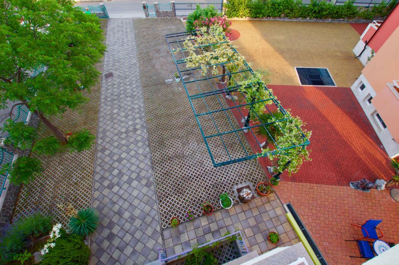 Hotel Pansion Hrga Vodice Exterior foto