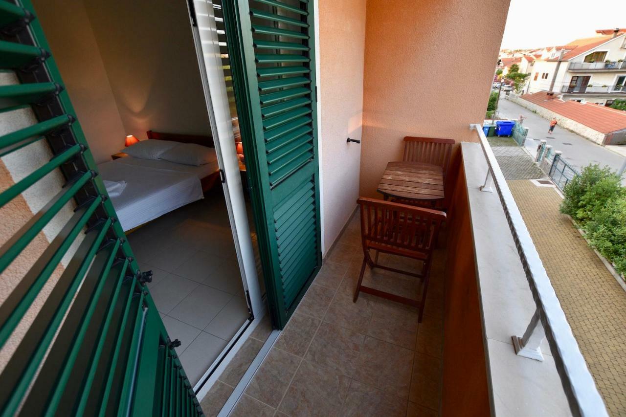 Hotel Pansion Hrga Vodice Exterior foto